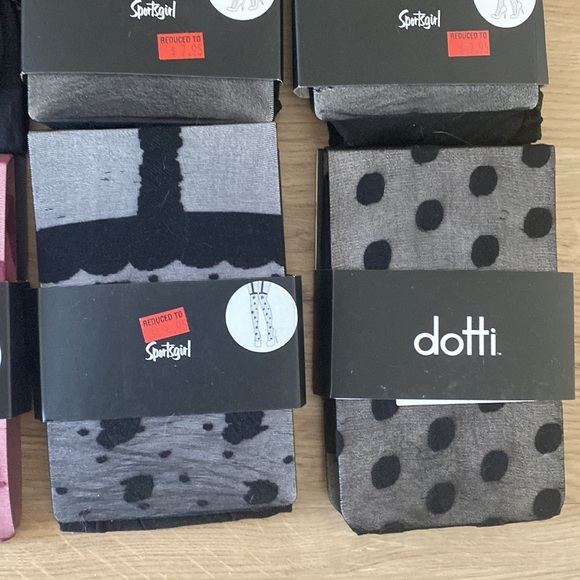 9 pairs Bundle of stockings one size fits most (mainly small to a small large) - Picture 5 of 8